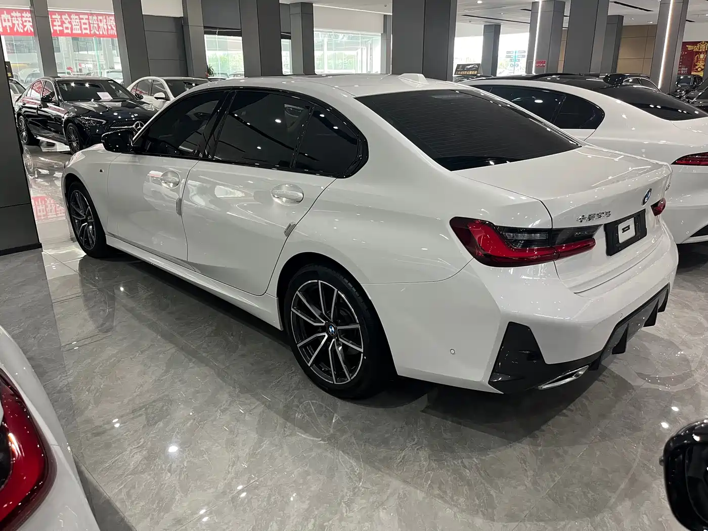 BMW 3 Series 2024 325Li M Sport Package фото 7