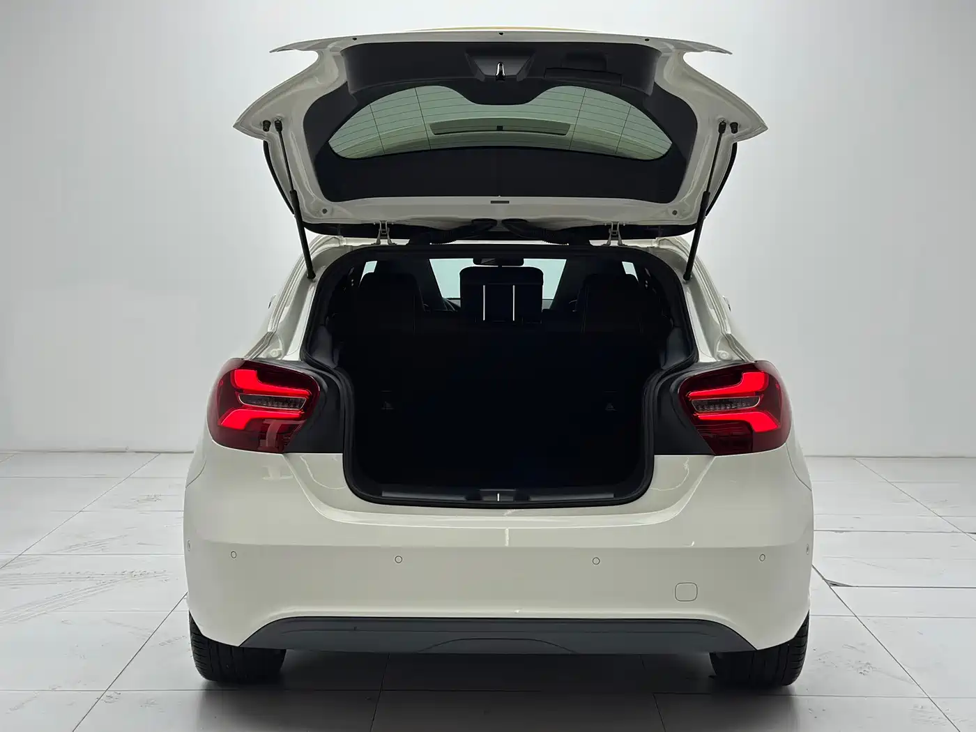 Mercedes-Benz A-Class (Import) 2017 A 200 Dynamic Edition фото 22