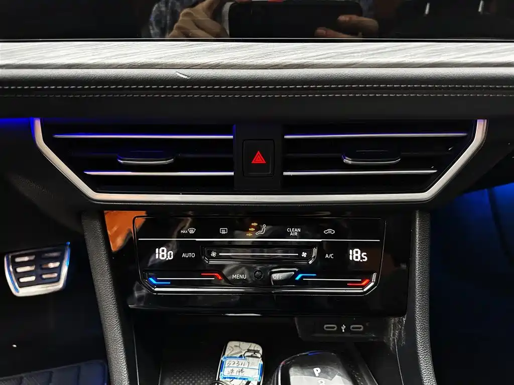 Volkswagen Sagitar 2023 Model Year 280TSI DSG Surpass Edition фото 15