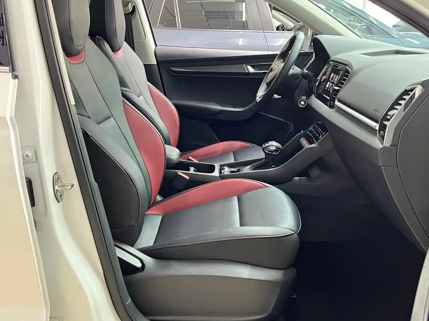 Škoda Karoq 2023 TSI280 Luxury Edition фото 16