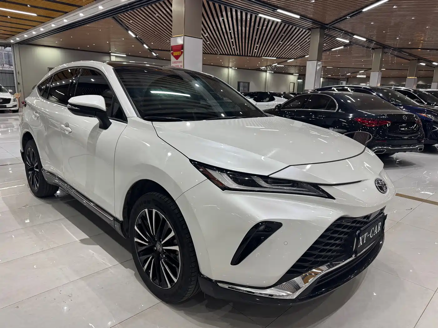 Toyota Venza 2022 2.0L CVT 2WD Premium фото 4