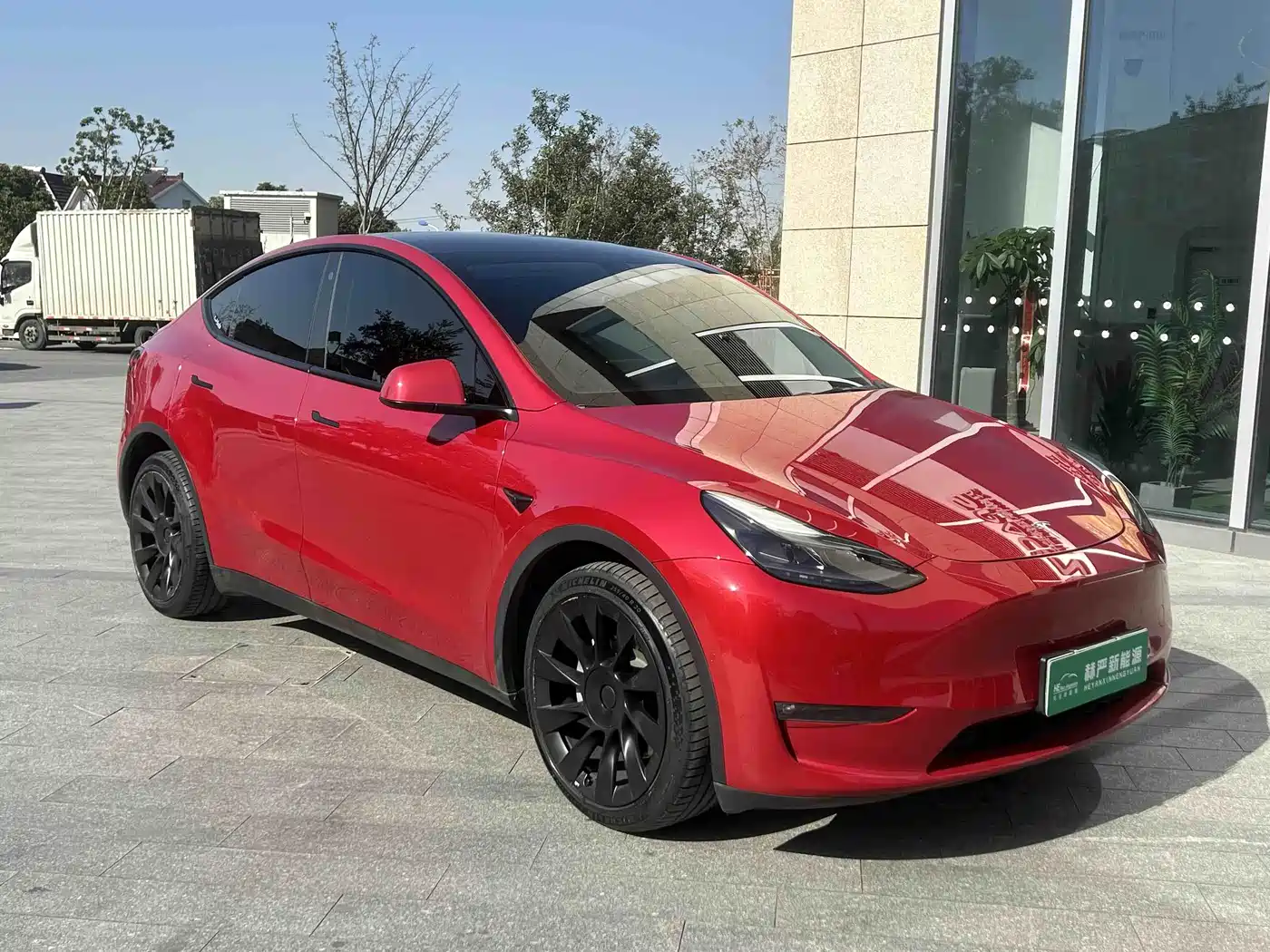 TESLA MODEL Y