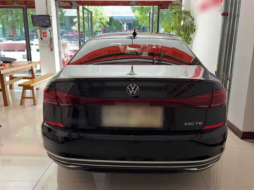 Volkswagen Passat 2023 Facelift 330TSI Starlight Luxury Edition фото 8