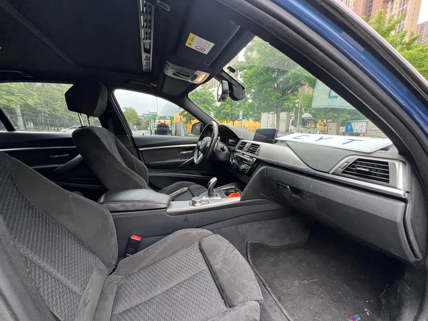 BMW 3 Series 2018 320i M Sport Black Night Edition фото 6