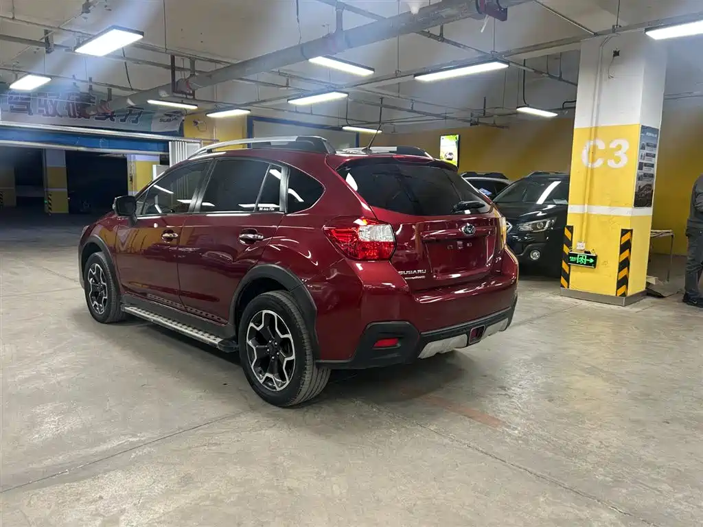 Subaru XV 2012 2.0i Luxury Navigation Edition фото 6
