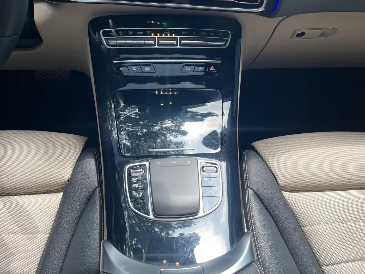 MERCEDES-BENZ EQC