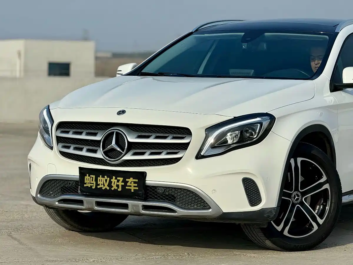Mercedes-Benz GLA 2018 GLA 200 Fashion фото 9