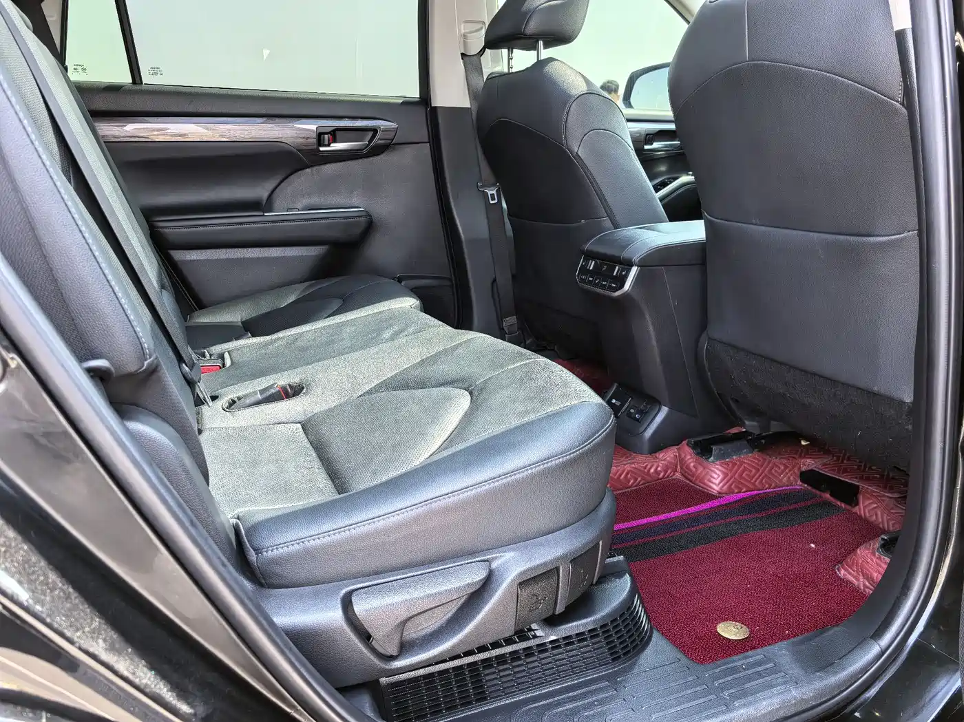 Toyota Highlander 2022 Dual Engine 2.5L 4WD Supreme Edition 7-Seater фото 10