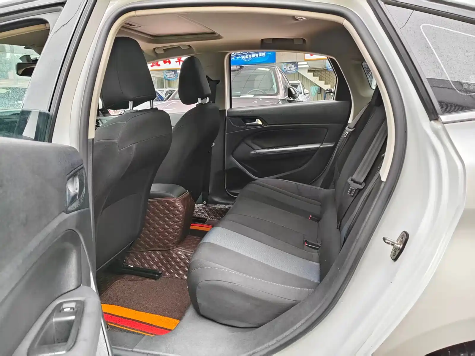 Photo 6 - Peugeot 308