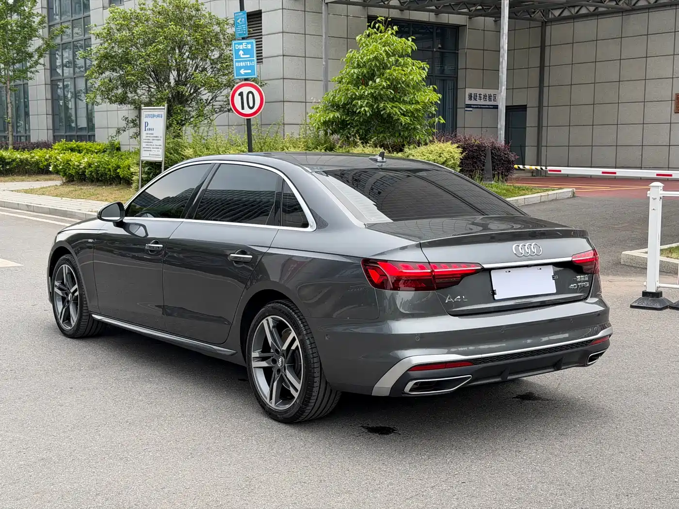Audi A4L 2020 40 TFSI Luxury Dynamic фото 5