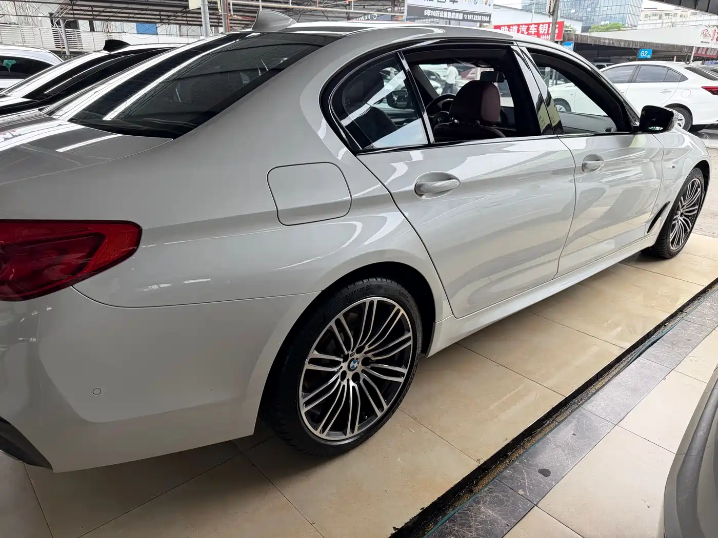BMW 5 Series 2019 530Li Leading M Sport Package фото 6
