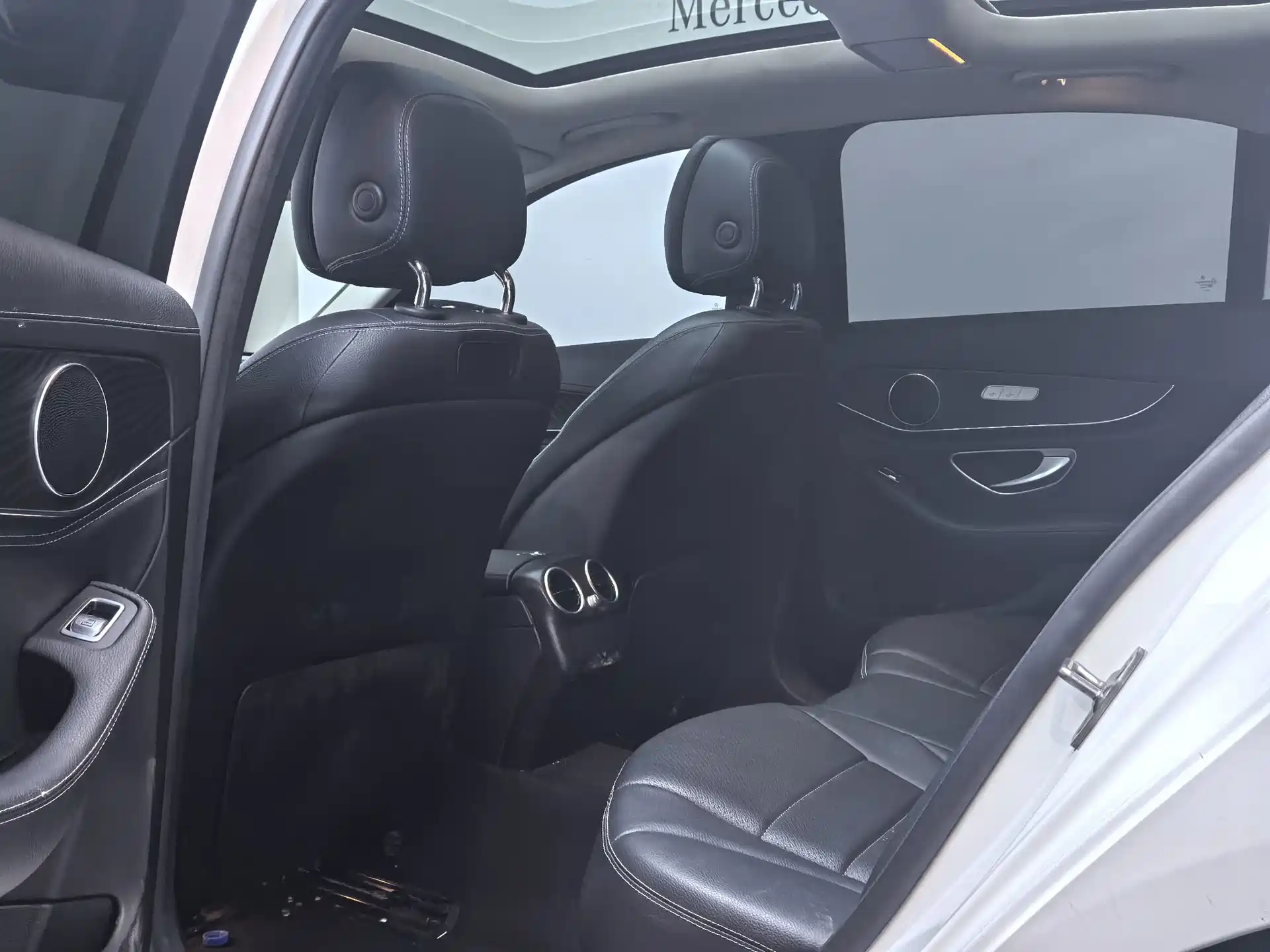 Фото 9 - Mercedes-Benz C-Class
