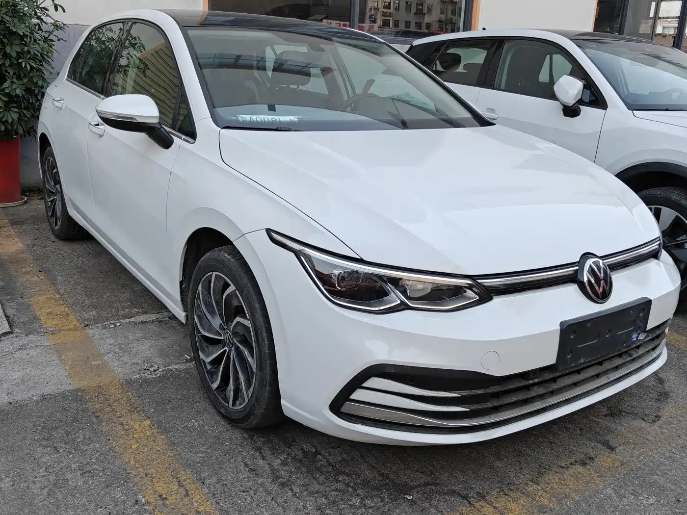 Volkswagen Golf 2023 Facelift 280TSI DSG Pro фото 2