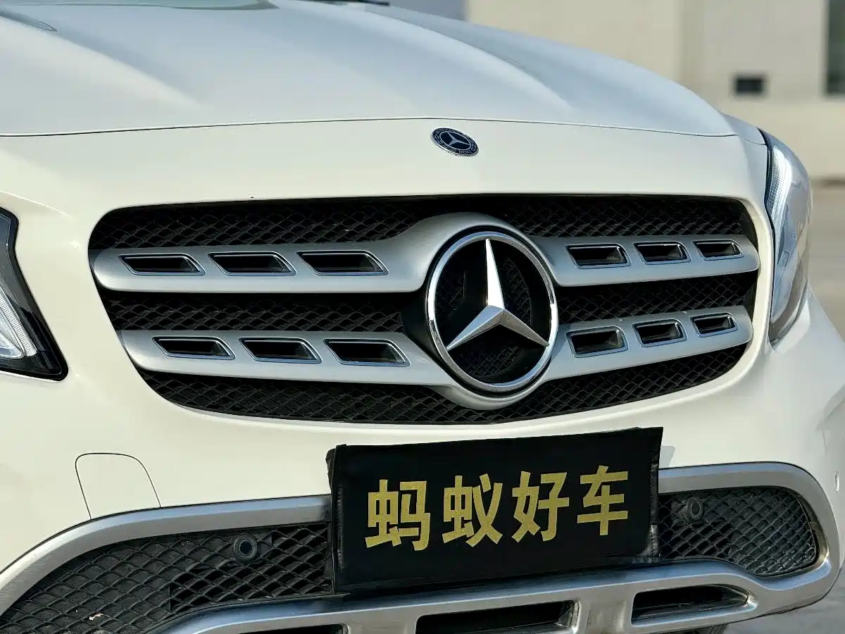 Mercedes-Benz GLA 2018 GLA 200 Fashion фото 14