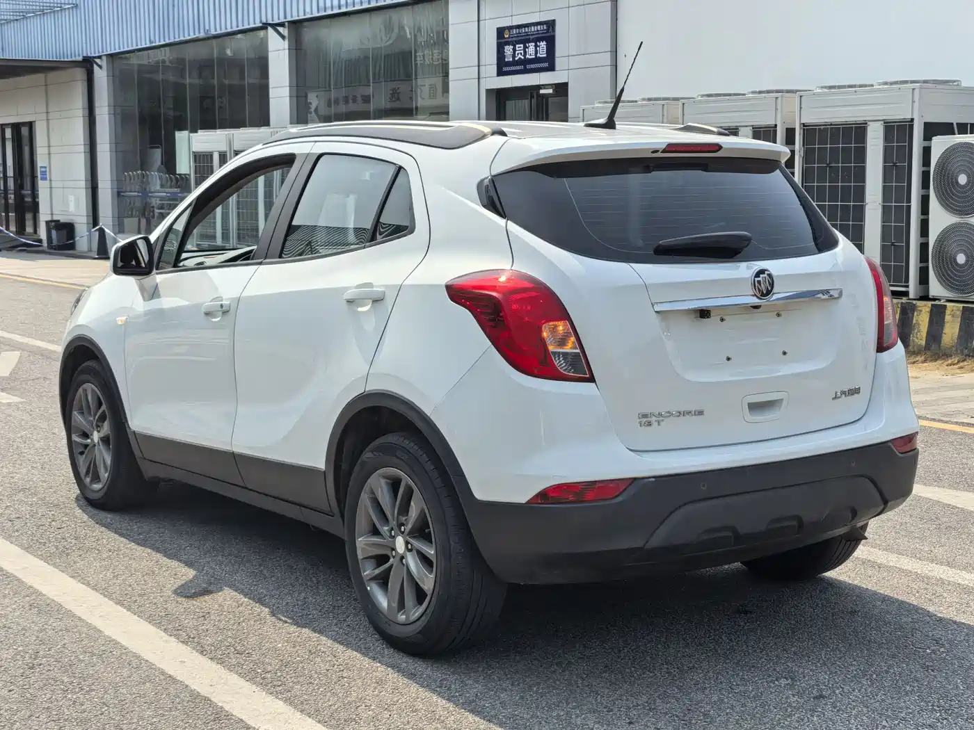 Buick Encore 2018 18T Automatic 2WD Urban Leading фото 3