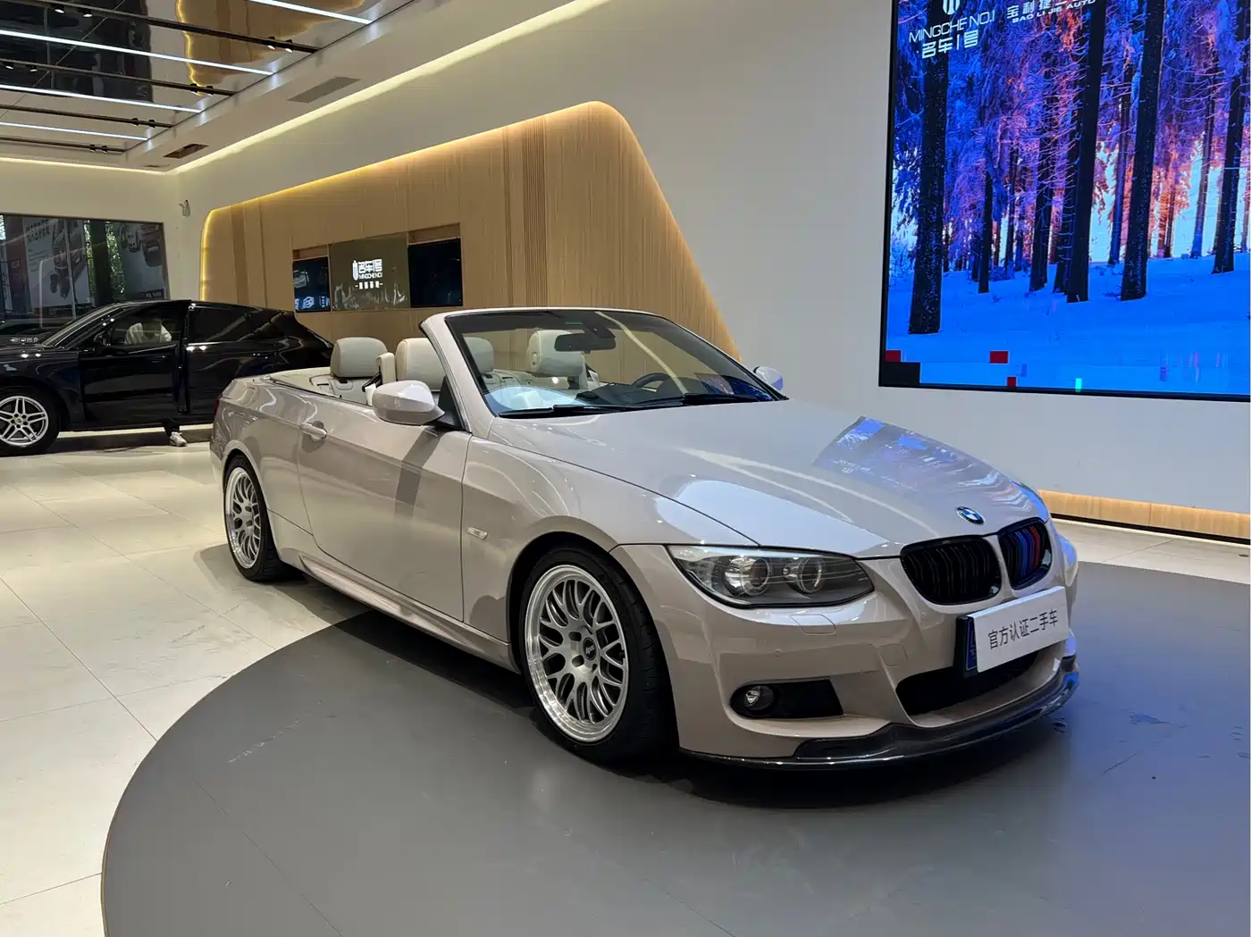 BMW 3 Series (Import) 2011 335i Convertible Coupe фото 3