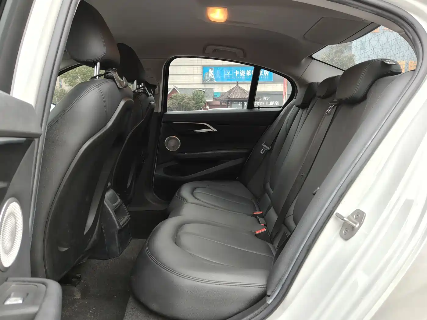 BMW 1 Series 2021 120i M Sport фото 12