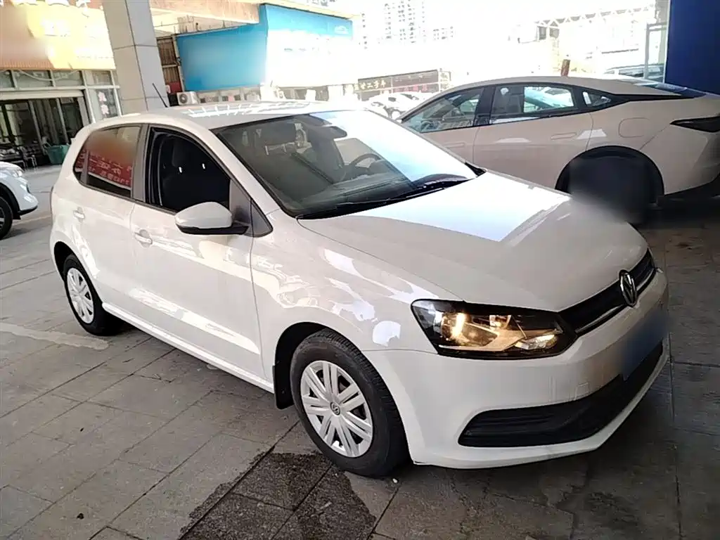 Volkswagen Polo 2016 1.4L Automatic Trend фото 4