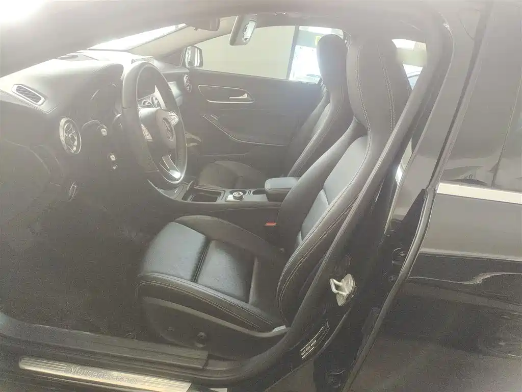 Mercedes-Benz GLA 2016 GLA 220 4MATIC Fashion фото 11