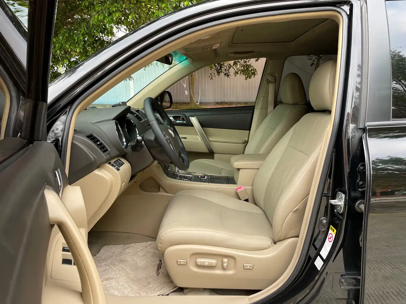 Toyota Highlander 2011 2.7L 2WD 7-seat Luxury фото 5