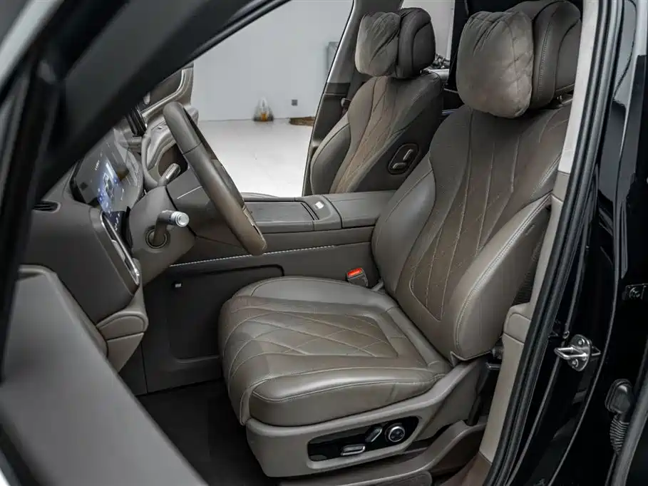 AITO Wenjie AITO M9 2024 Extended Range Ultra 42kWh 6-Seater фото 29