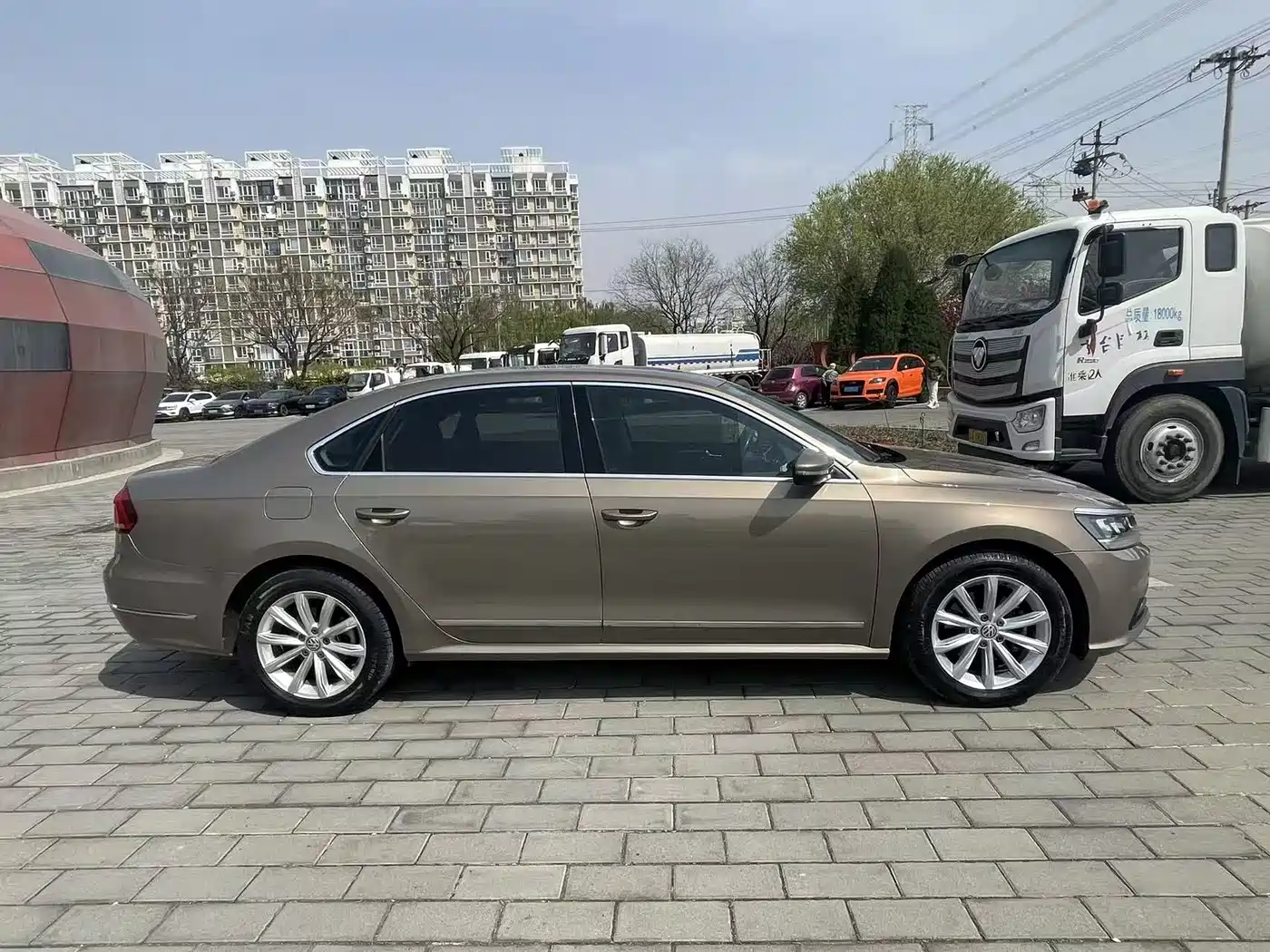 Volkswagen Passat 2016 330TSI DSG Honor Edition фото 3
