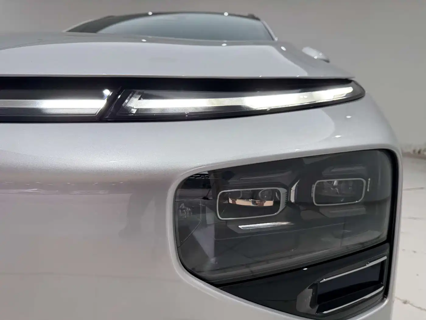 XPeng G9 2024 702 Max фото 2