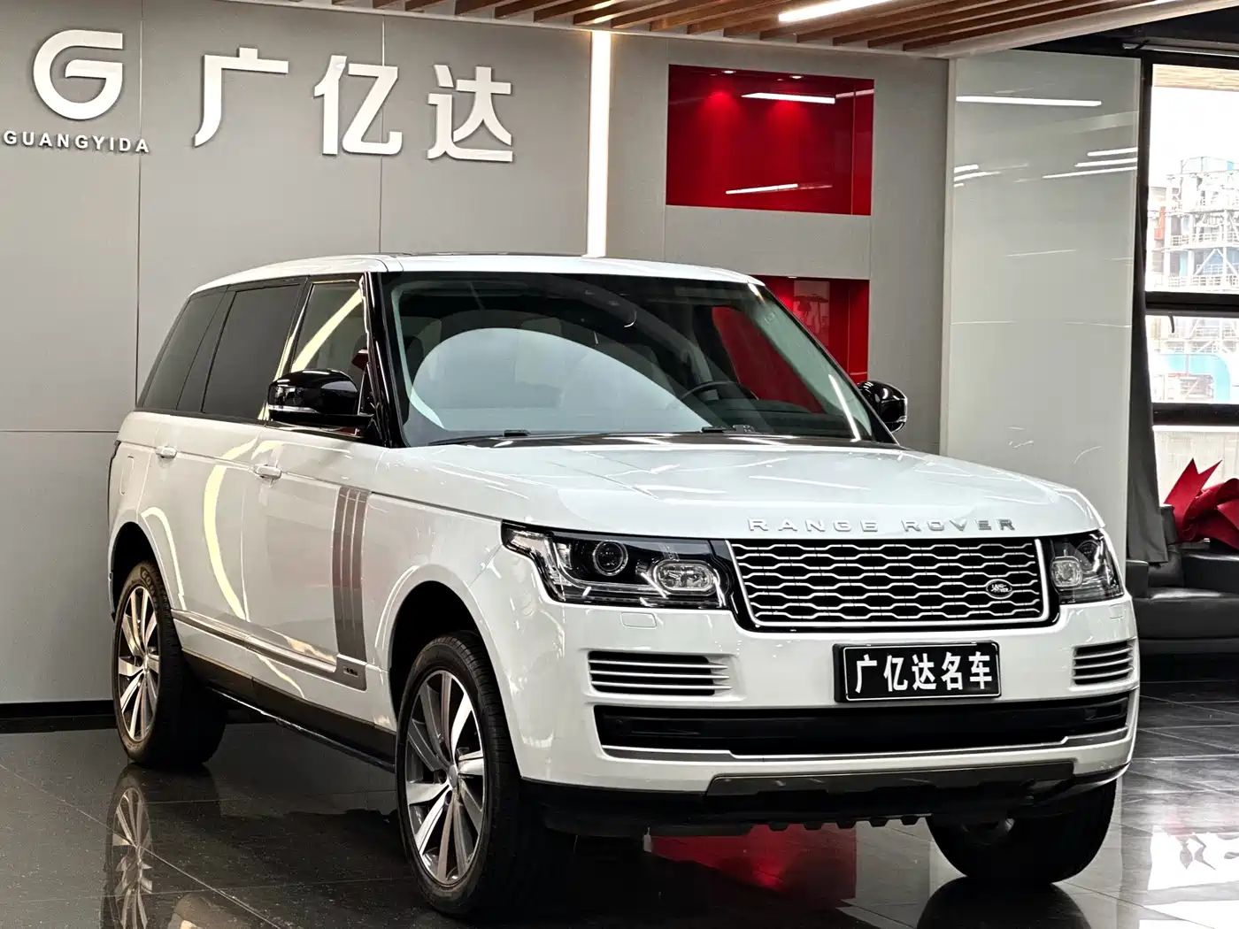 Land Rover Range Rover 2017 3.0 SC V6 Vogue LWB (Long Wheelbase) фото 3