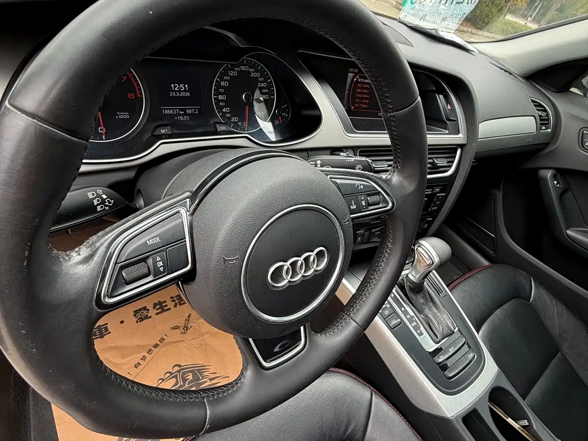 Audi A4L 2013 35 TFSI Automatic Luxury фото 12
