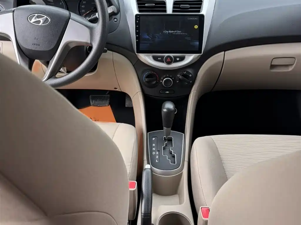 Hyundai Verna 2014 1.4L Automatic Smart GLS фото 13