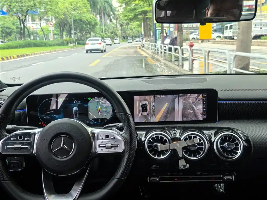 Mercedes-Benz A-Class 2019 A 200 L Sport Sedan фото 4
