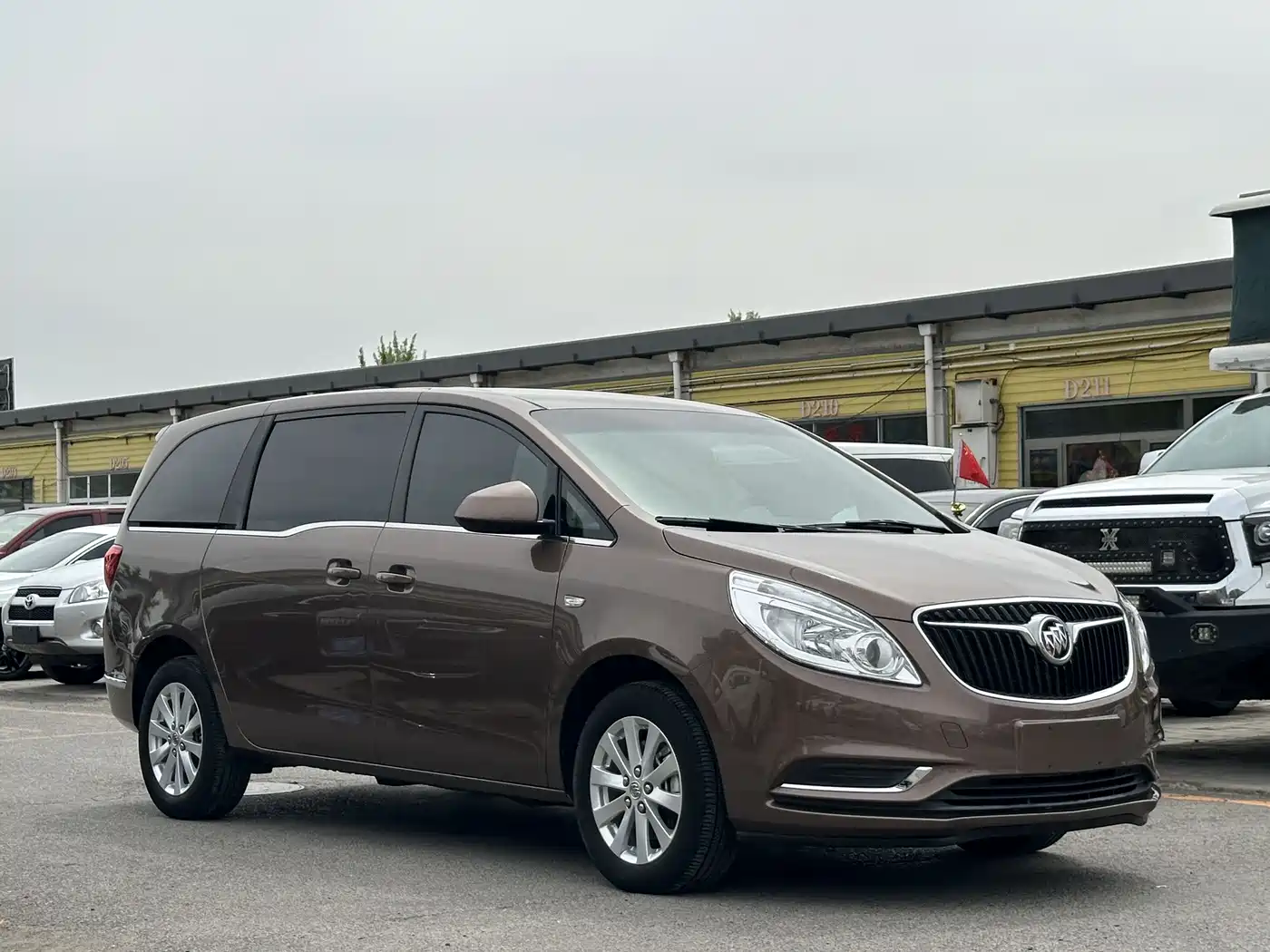 Buick GL8 2018 28T Comfort China VI фото 3