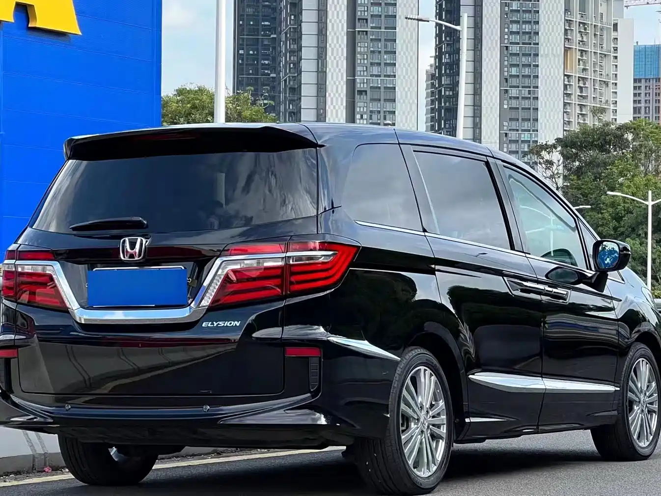 Photo 9 - Honda Elysion