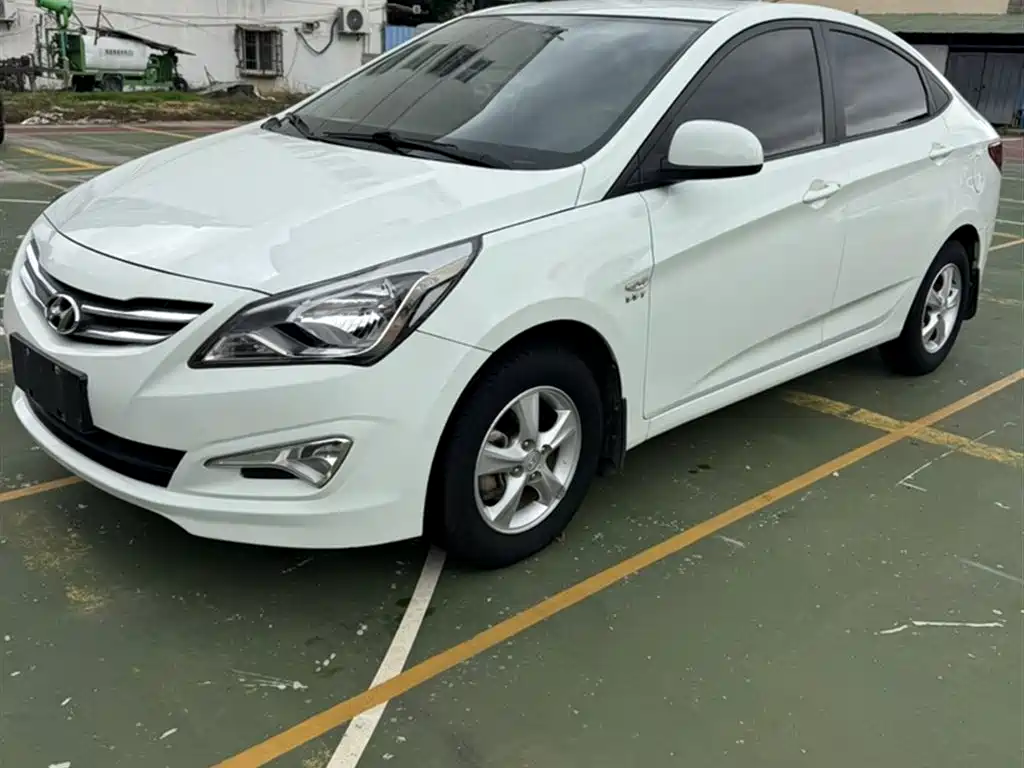 Hyundai Verna 2014 1.4L Automatic Smart GLS фото 2
