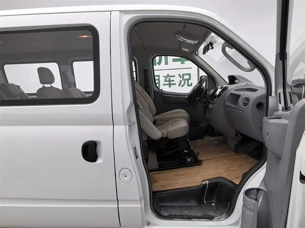 SAIC Maxus Xintu V80 2018 2.5T 6-speed manual Aoyuntong modified short wheelbase ultra-low roof 5-6-seater фото 23