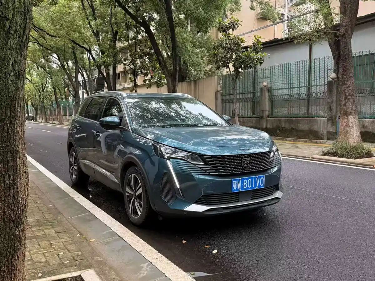 Peugeot 5008 2023 400THP Beloved Full Seats Edition 7-Seater фото 3