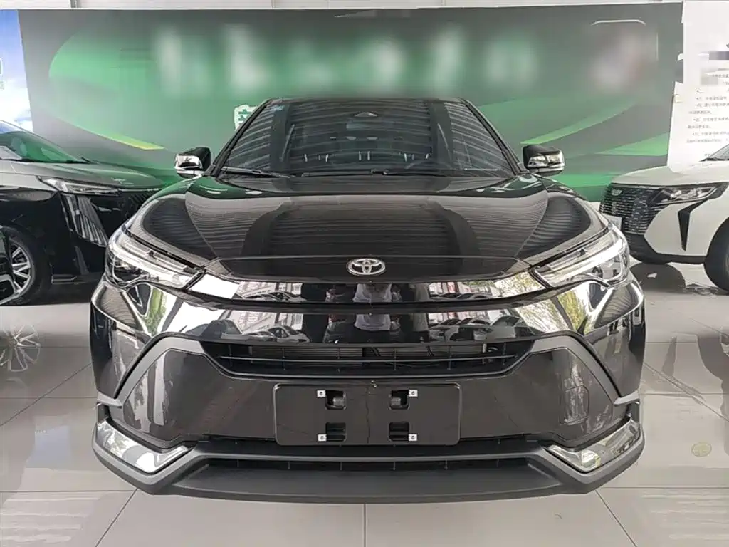Toyota Frontlander 2025 2.0L CVT Mid Version фото 3