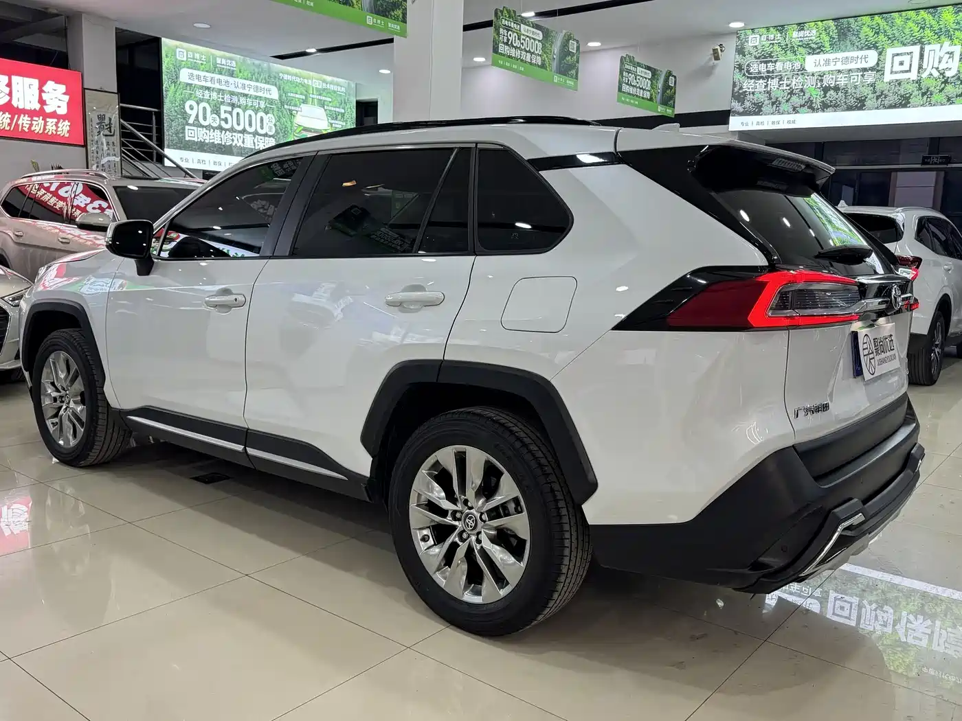 Toyota Wildlander 2020 2.0L CVT AWD Luxury Edition фото 14