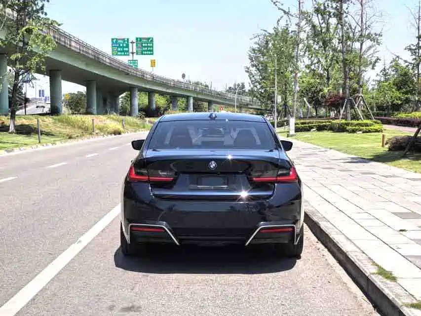 BMW i3 2025 eDrive 40 L Shadow Night Sport Package фото 5