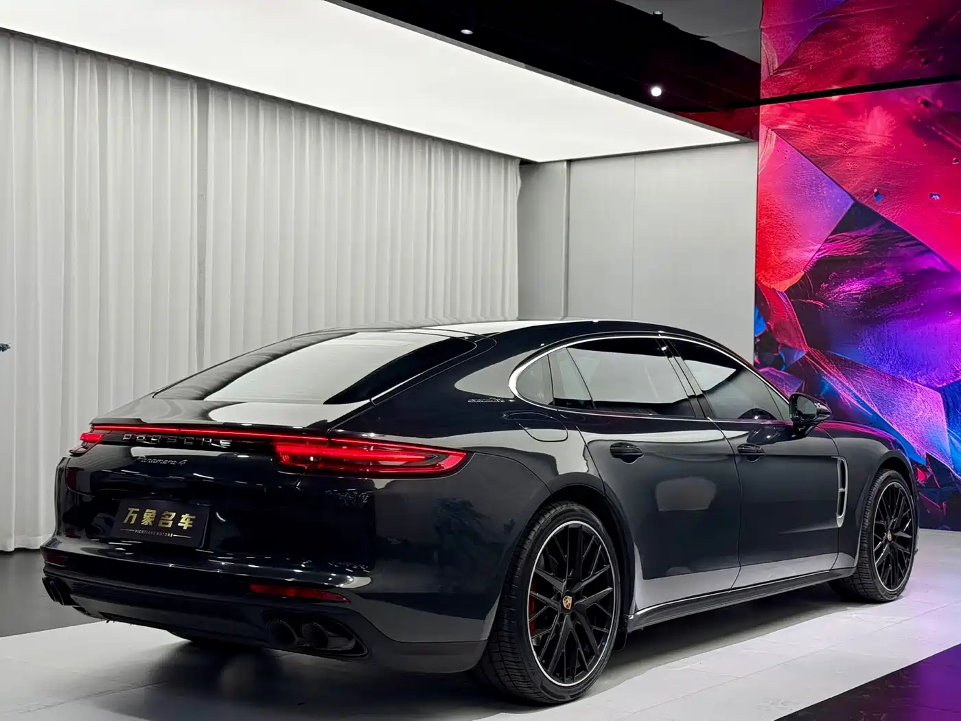 Porsche Panamera 2019 Panamera 4 Executive Long Wheelbase 2.9T фото 6
