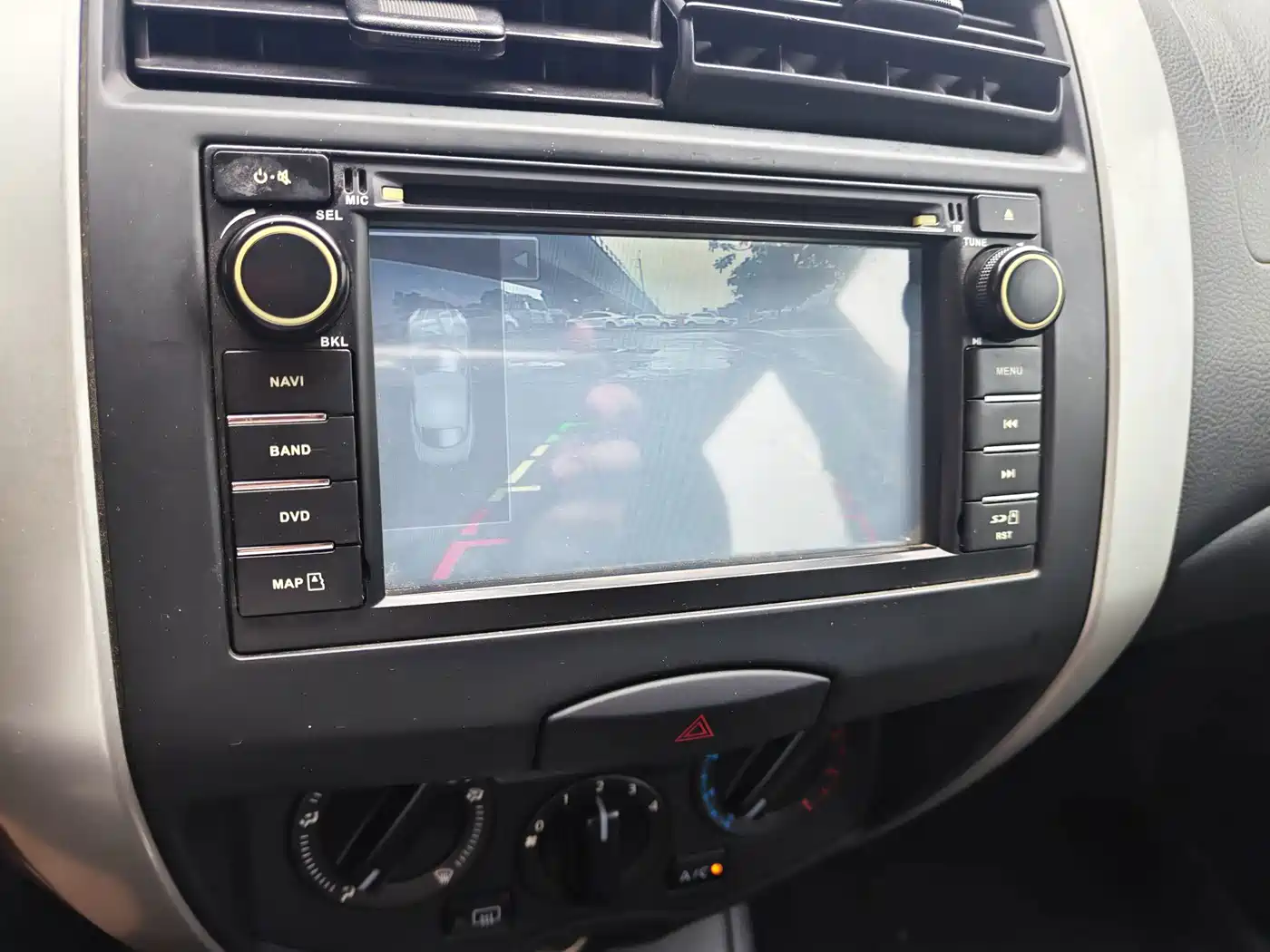 Nissan Livina 2015 2013 1.6XE CVT Comfort