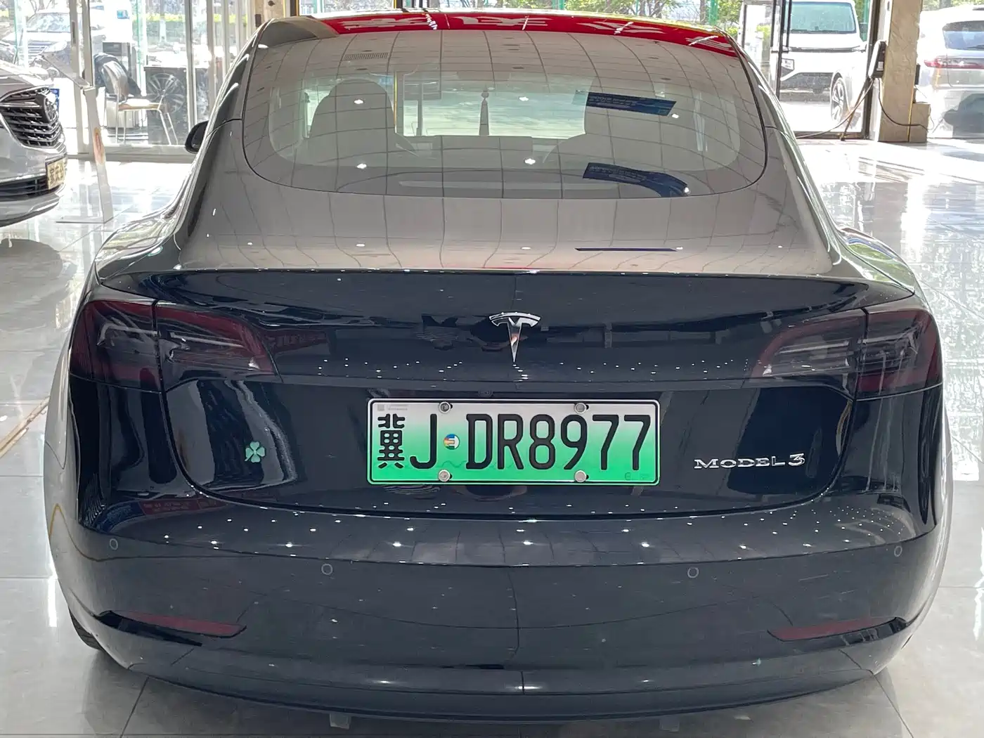 Фото 8 - Tesla Model 3
