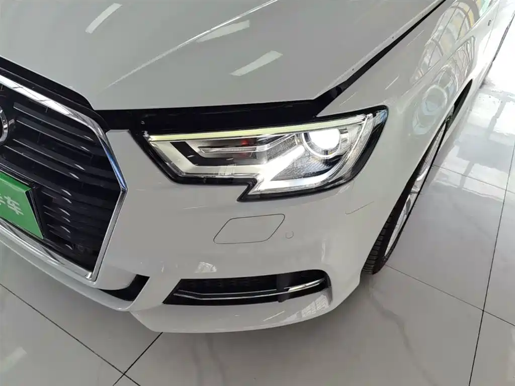 Audi A3 2018 30th Anniversary Sportback 35 TFSI Fashion фото 24