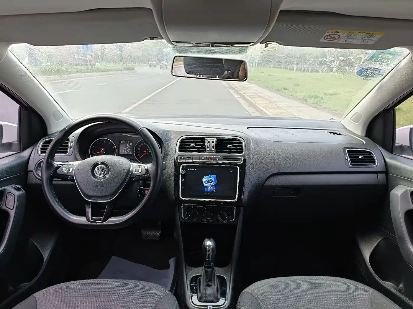 Volkswagen Polo 2018 1.5L Auto Comfort фото 8