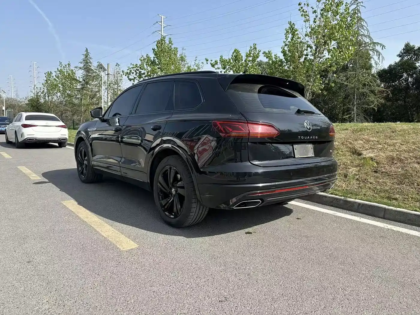 VOLKSWAGEN TOUAREG