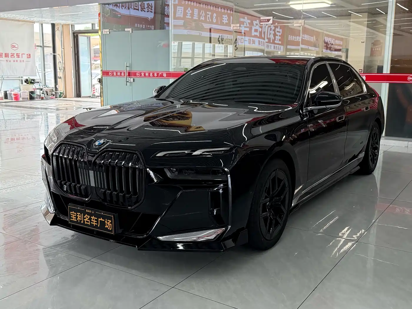 BMW 7 Series 2023 Model 735Li M Sport Package фото 2