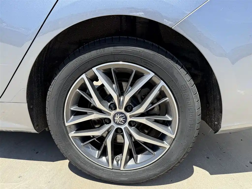 BYD Qin PLUS 2021 DM-i 55KM Flagship фото 8