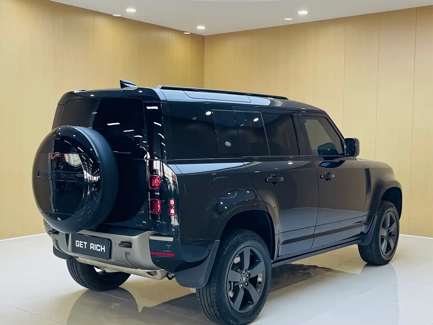 Land Rover Defender 2023 Model 110 3.0T P400 X-DYNAMIC HSE фото 9