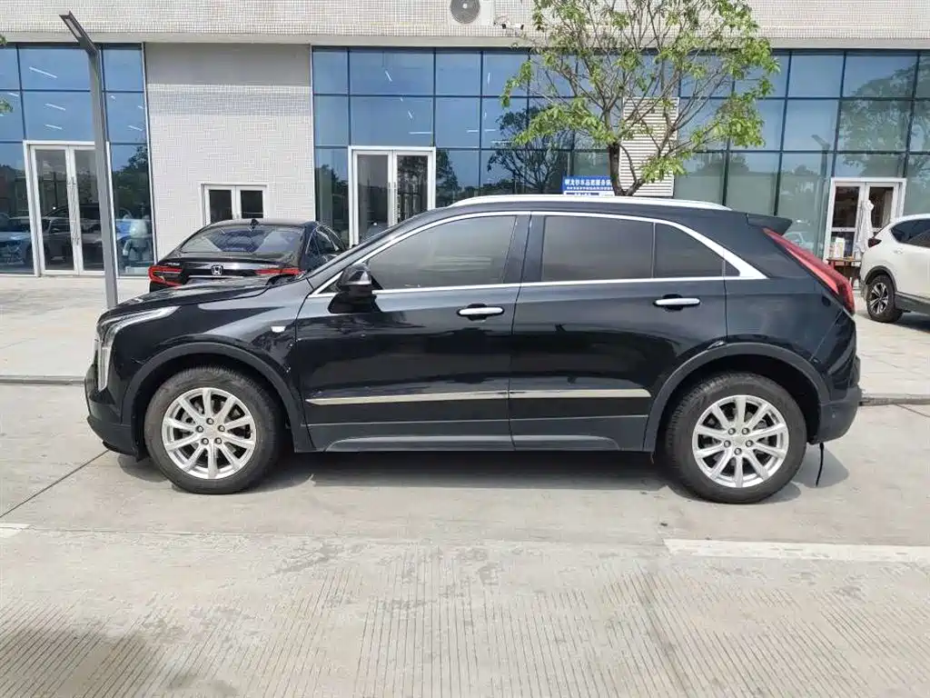 Cadillac XT4 2021 28T FWD Technology Edition фото 9