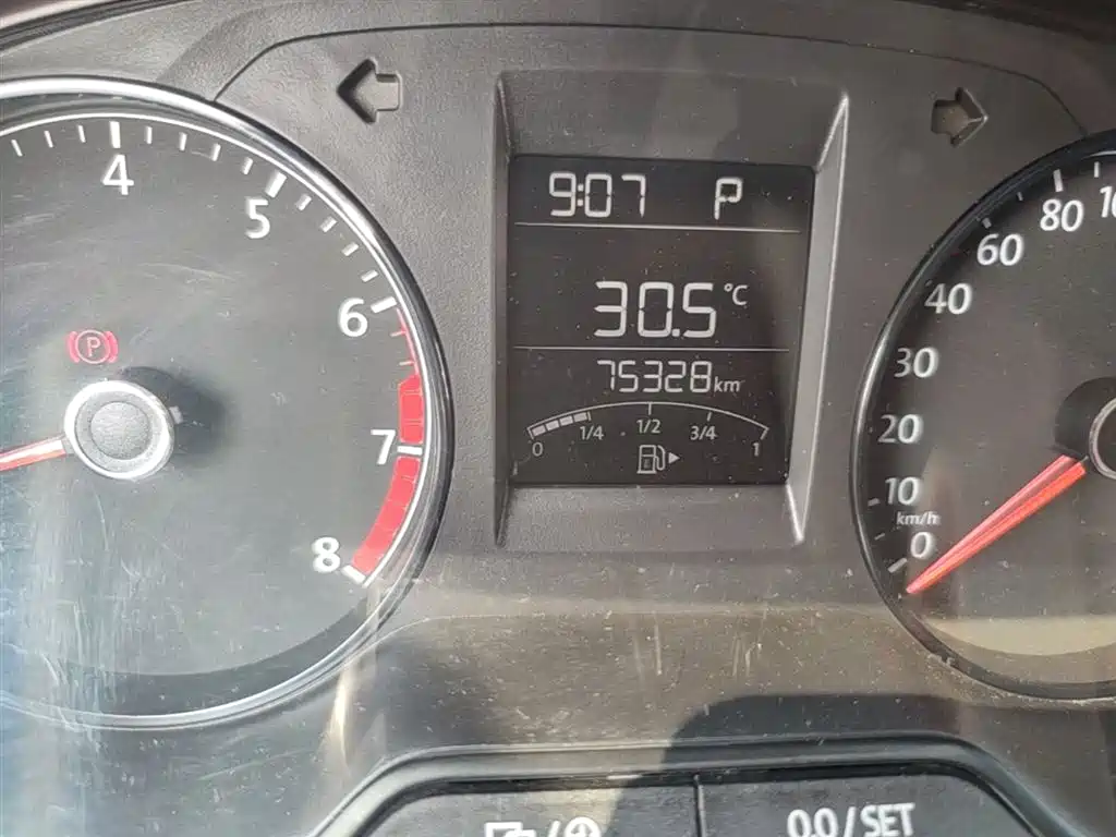 Volkswagen Polo 2016 1.4L Automatic Trend фото 19